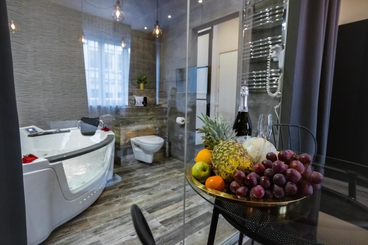 Leo Apartments Old Town Krakow Luaran gambar