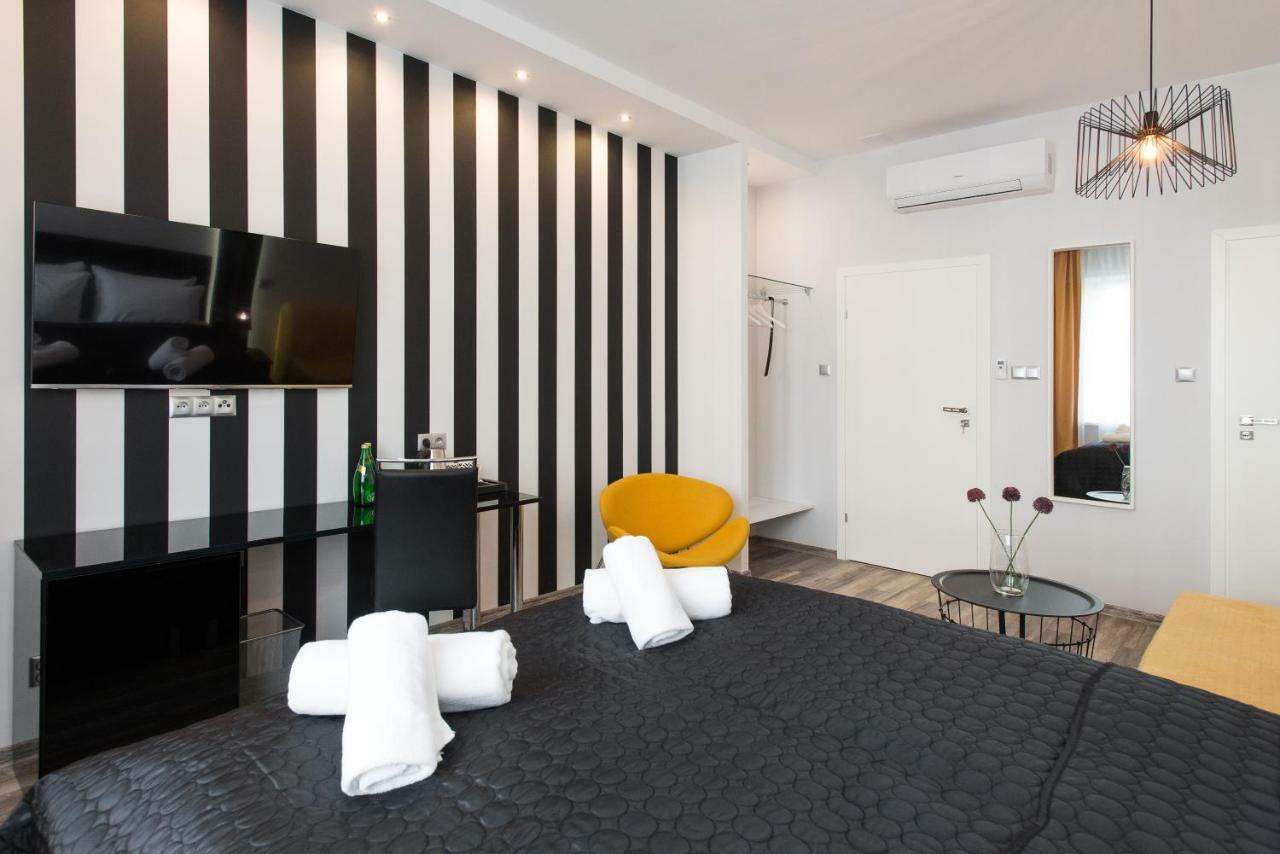 Leo Apartments Old Town Krakow Luaran gambar